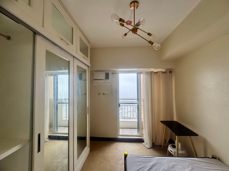 1-bedroom condo for rent with city view balcony in Torre de Manila