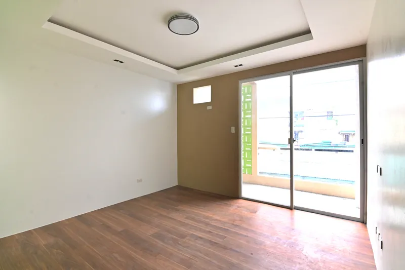 4 Storey, 4-Bedroom Townhouse with 3-Car Garage in Sampaloc, Manila (4/5 units left)